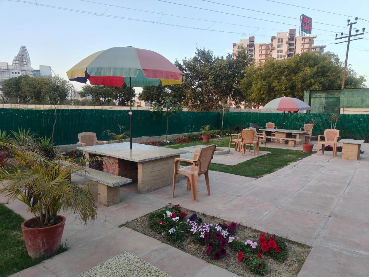Villa In Vrindavan, Hare Krishna M 外观 照片